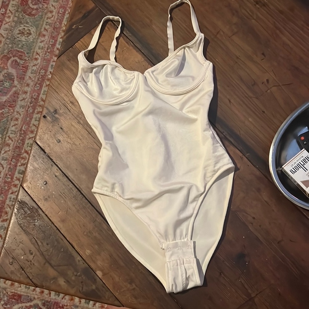 Natori 34B Womens Underwire Bodysuit Shaper One Piece Cream #91362